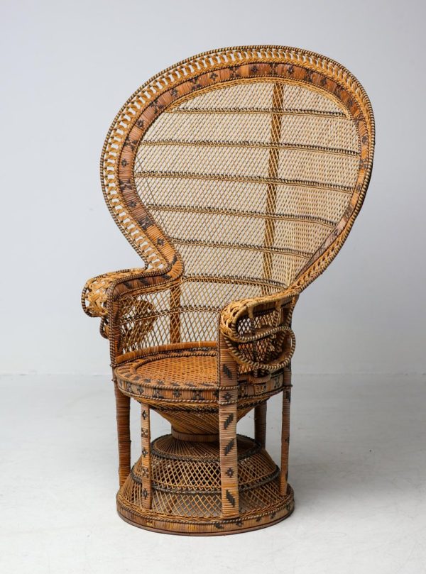 Vintage Tongue-in-Chic Handcrafted Wicker Peacock Chair "Emmanuelle" - Image 5