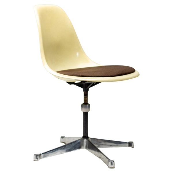 Eames Contract Base Desk Chair