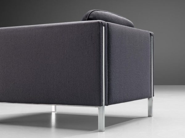 Pierre Paulin for Artifort Pair of Lounge Chairs - Image 3