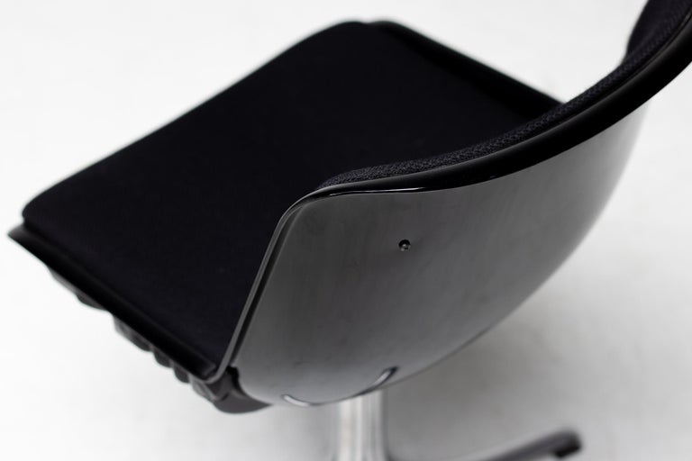 Set of Eight Modus Swiveling Conference Chairs by Osvaldo Borsani, Tecno, 1960 - Image 5