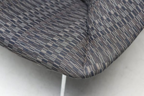 Large Artifort Oyster model F157 lounge chair for Artifort The Netherlands - Image 3