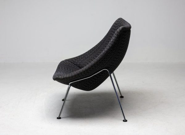 Large Artifort Oyster model F157 lounge chair for Artifort The Netherlands - Image 4