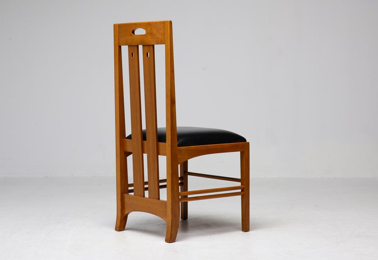Frank Lloyd Wright '608 Taliesin' Table + Four Mackintosh “309 Ingram” Chairs - Image 4