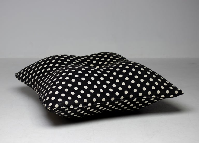 The Holy Grail of Gufram – The Elusive Polka Dot Cushion - Image 8