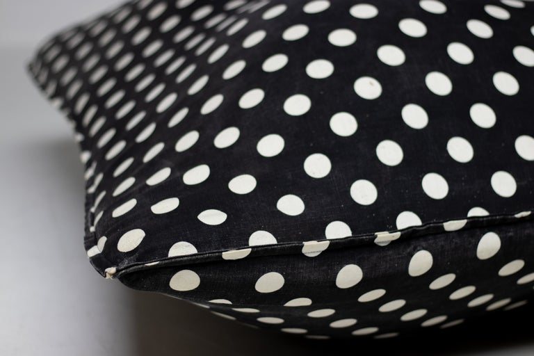 The Holy Grail of Gufram – The Elusive Polka Dot Cushion - Image 6