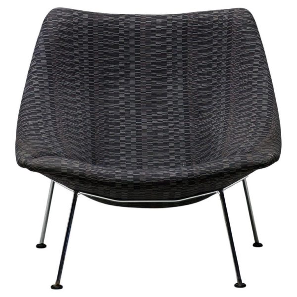 Large Artifort Oyster model F157 lounge chair for Artifort The Netherlands