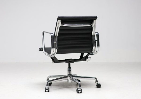 Charles & Ray Eames Black Leather Executive Desk Chair by Herman Miller - Image 2