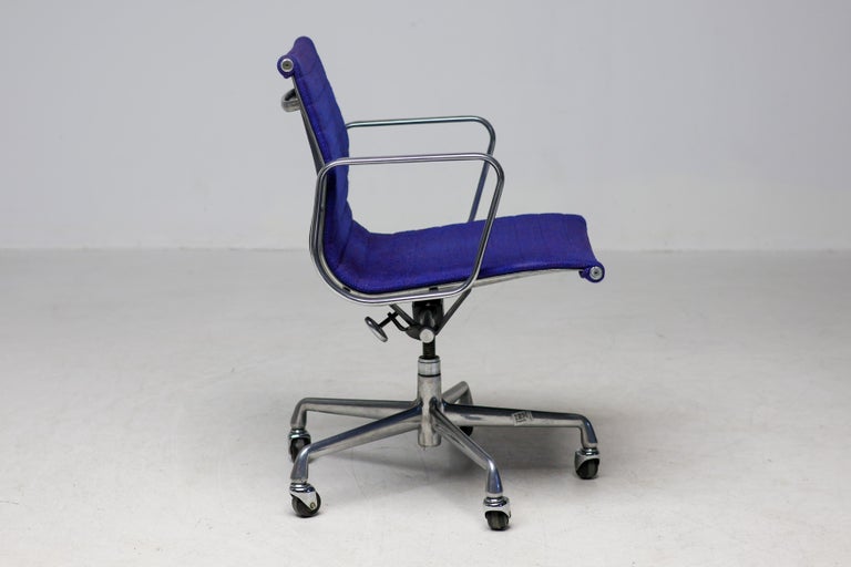 Unique Blue IBM Executive Office Chair by Charles & Ray Eames for Herman Miller - Image 13