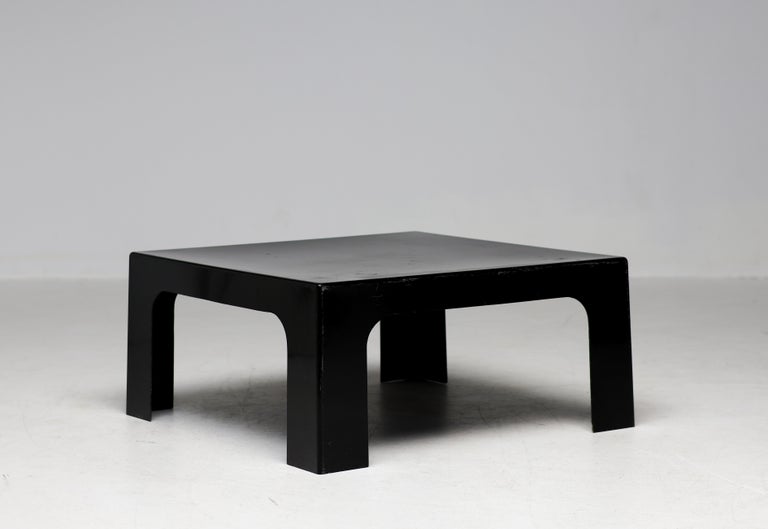 Italian 1970s Black Fiberglass Square Coffee Table - Image 2