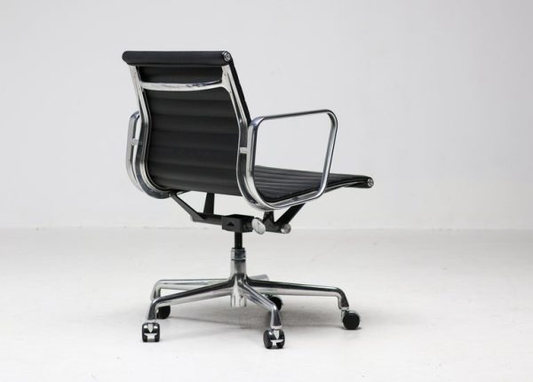 Charles & Ray Eames Black Leather Executive Desk Chair by Herman Miller - Image 5