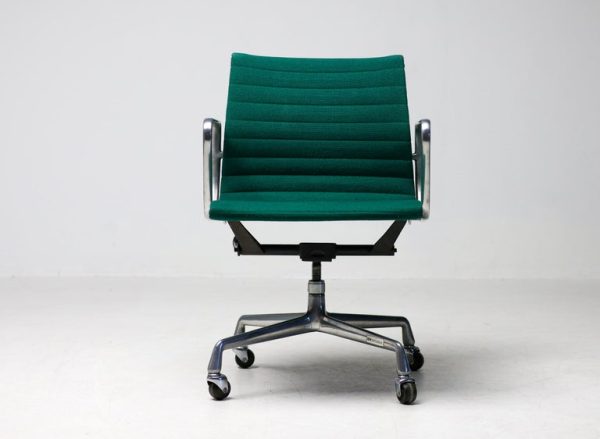 Herman Miller Mid Century Modern Charles & Ray Eames Green Executive Desk Chair - Image 2