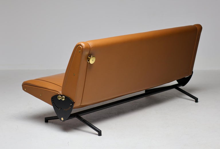 Sofa D70 in Cuoio Leather by Osvaldo Borsani for Tecno - Image 10