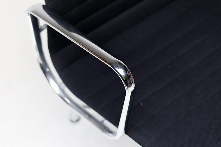 Set of Six Iconic EA108 Eames "Aluminium Group" Swivel Chairs by Vitra in Black - Image 3
