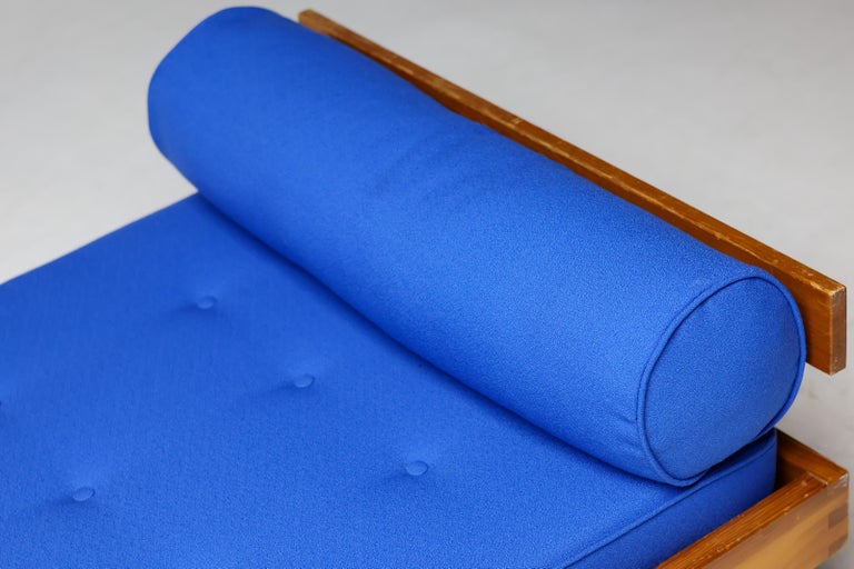 Pierre Chapo’s “T22” Daybed – Sculptural Elm, in Bleu Marcoule Wool - Image 7