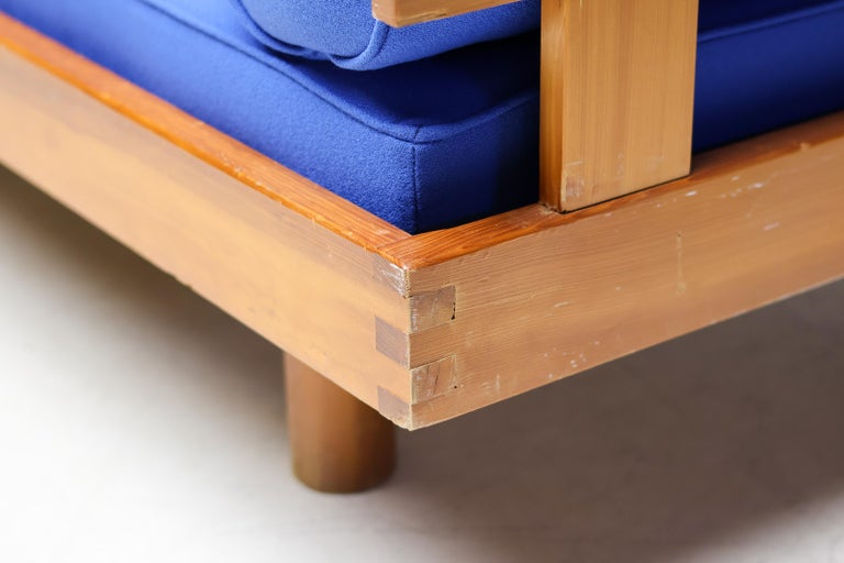 Pierre Chapo’s “T22” Daybed – Sculptural Elm, in Bleu Marcoule Wool - Image 10