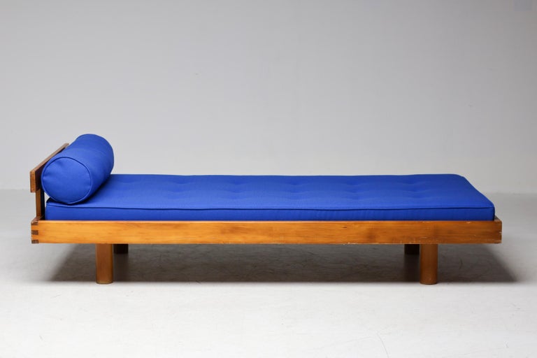 Pierre Chapo’s “T22” Daybed – Sculptural Elm, in Bleu Marcoule Wool - Image 16
