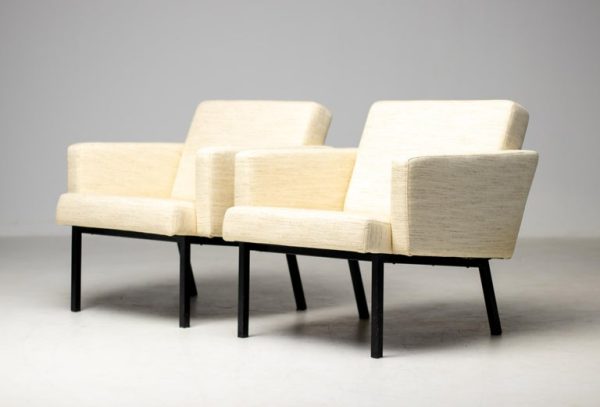Mid Century Modern Pair of Cream Wool Martin Visser SZ48 Lounge Chairs - Image 3