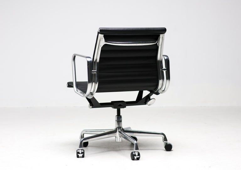 Charles & Ray Eames Black Leather Executive Desk Chair by Herman Miller - Image 6