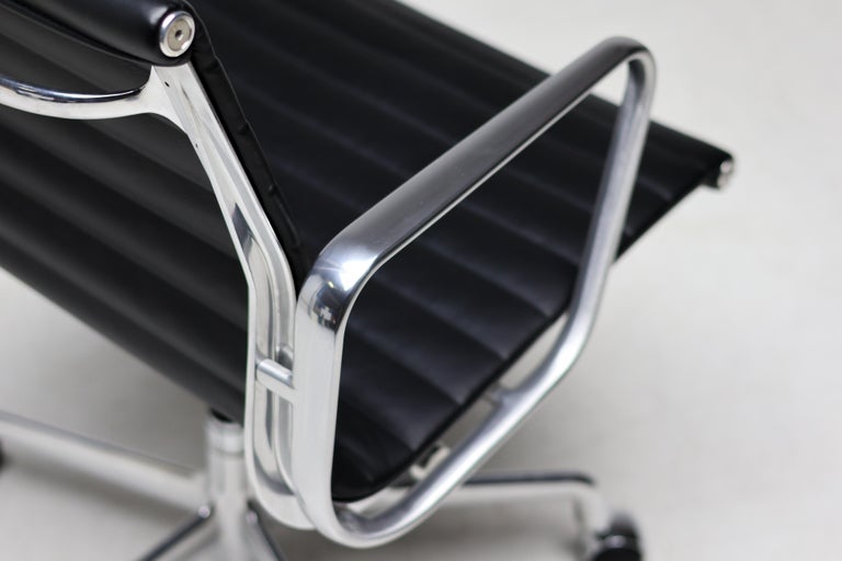 Charles & Ray Eames Black Leather Executive Desk Chair by Herman Miller - Image 8