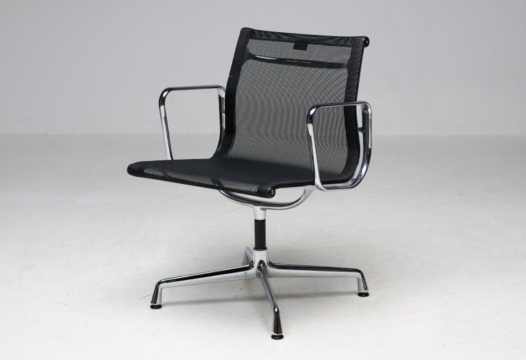 Set of Four Iconic EA108 Eames "Aluminium Group" Swivel Chairs by Vitra in Black - Image 2