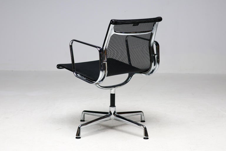 Set of Four Iconic EA108 Eames "Aluminium Group" Swivel Chairs by Vitra in Black - Image 6