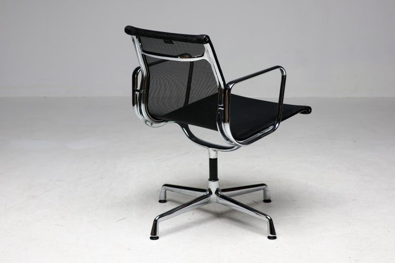 Set of Four Iconic EA108 Eames "Aluminium Group" Swivel Chairs by Vitra in Black - Image 9