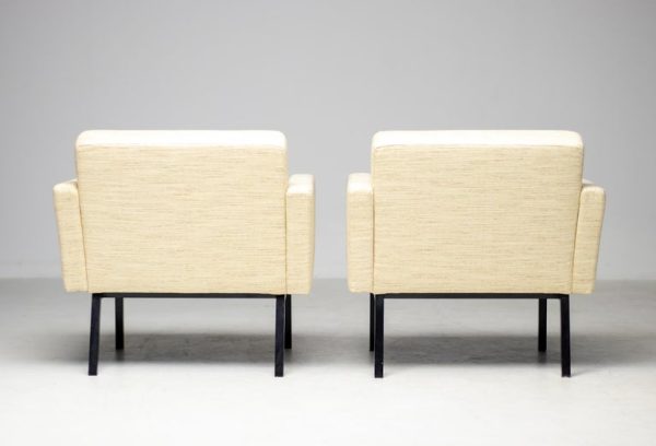 Mid Century Modern Pair of Cream Wool Martin Visser SZ48 Lounge Chairs - Image 4