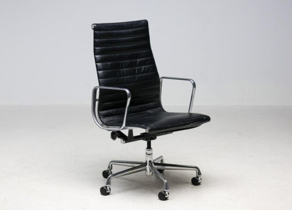 Charles & Ray Eames EA119 Black Leather Executive Desk Chair by Herman Miller - Image 12