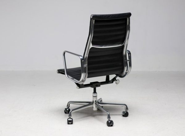 Charles & Ray Eames EA119 Black Leather Executive Desk Chair by Herman Miller - Image 8