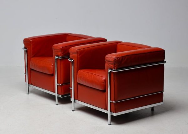 Pair of Oxblood Leather 'LC2' Arm Chairs by Le Corbusier for Cassina, Signed - Image 4