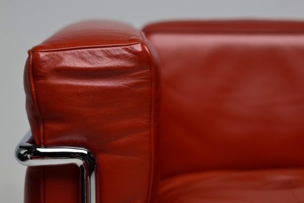 Pair of Oxblood Leather 'LC2' Arm Chairs by Le Corbusier for Cassina, Signed - Image 7