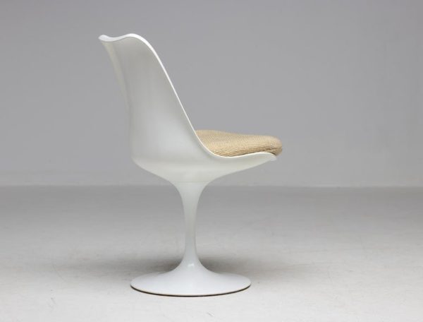 Eero Saarinen for Knoll International Tulip Chair - Image 3