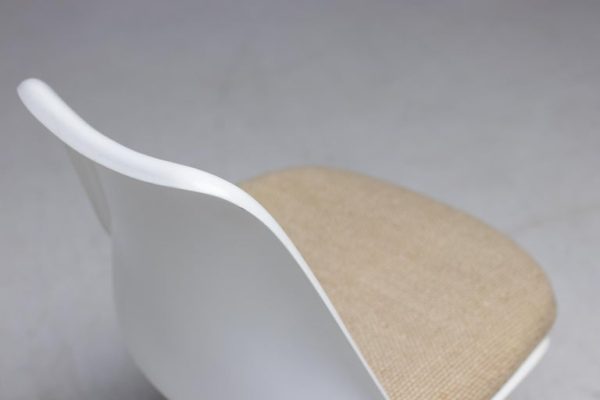 Eero Saarinen for Knoll International Tulip Chair - Image 4