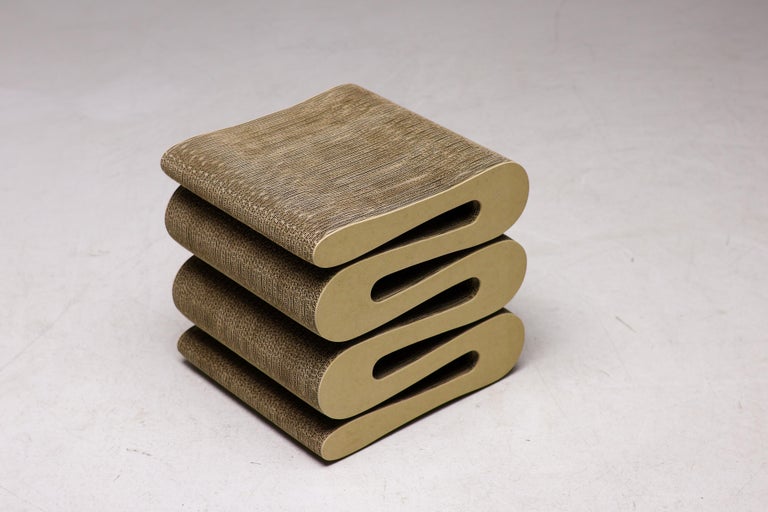 Frank Gehry Wiggle Stool, – Corrugated Cardboard & Hardboard - Image 2