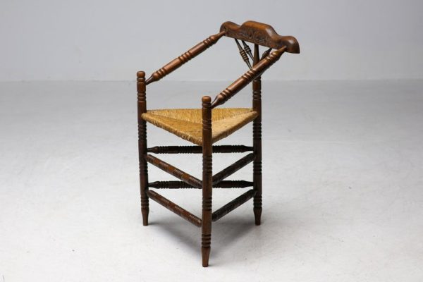 Mid 19th Century Antique Wooden Spindle Chair With Rush Seat - Image 5