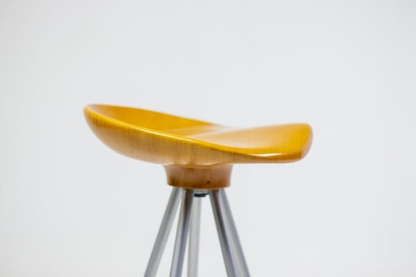Four Jamaica Beech Bar Stools by Pepe Cortés - Image 6