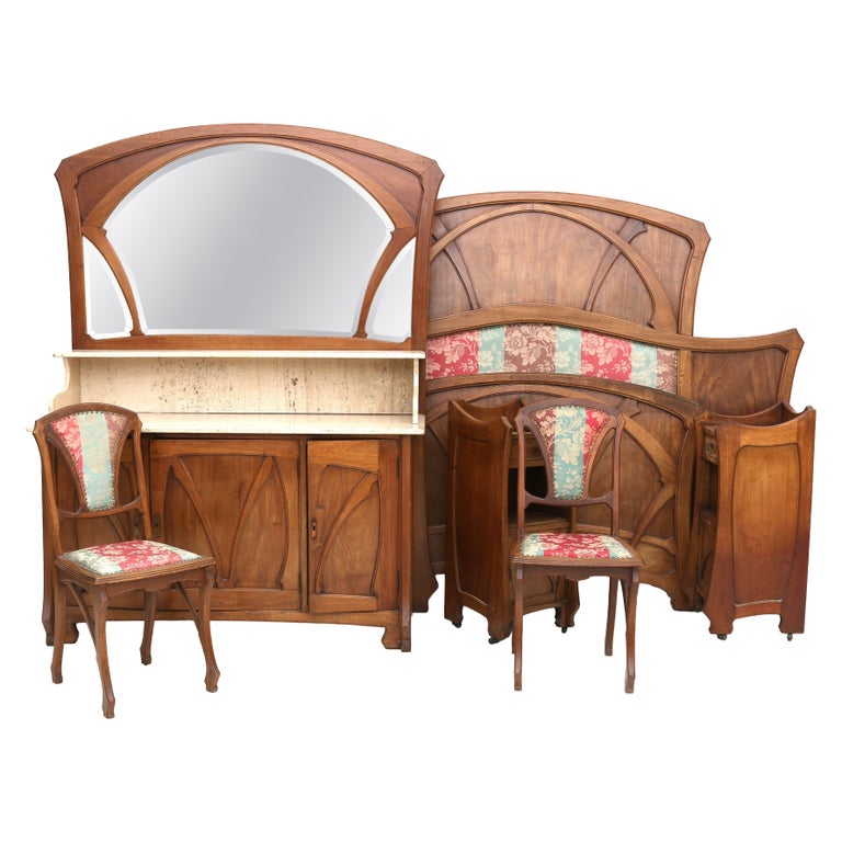 Art Nouveau Bedroom Suite Attr. to Gustave Serrurier-Bovy, Belgium, circa 1900