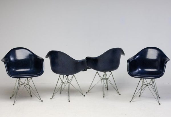 Set of 4 Indigo Herman Miller Eames Fiberglass DAR Chairs, Zinc Eiffel Base - Image 7