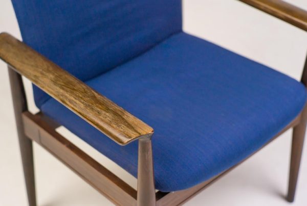 Finn Juhl 1960 Diplomat Chair in Rosewood - Image 5