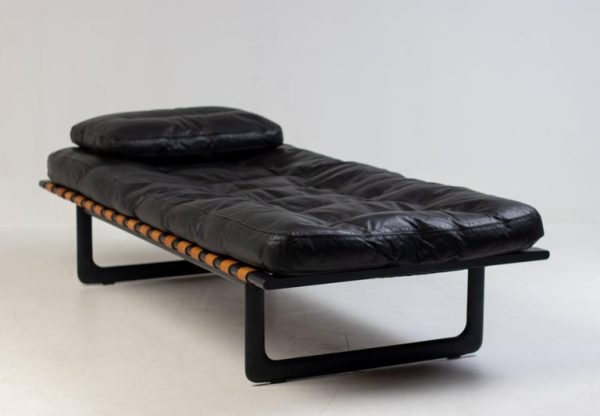 Zanotta "Grand Italia" Black Leather Daybed by De Pas, D'Urbino & Lomazzi - Image 3