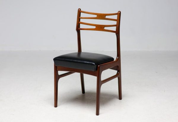 Set of Five Johannes Andersen Dining Room Chairs - Image 2