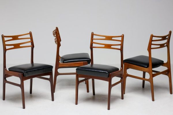 Set of Five Johannes Andersen Dining Room Chairs - Image 9