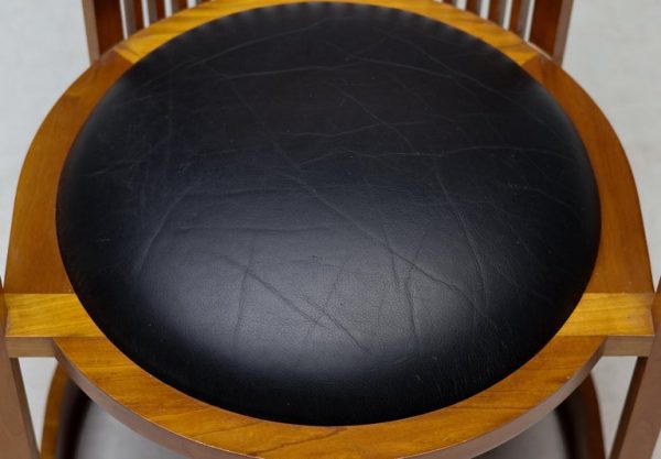 Cassina Taliesin Dining Table with 4 Barrel Chairs by Frank Lloyd Wright - Image 13