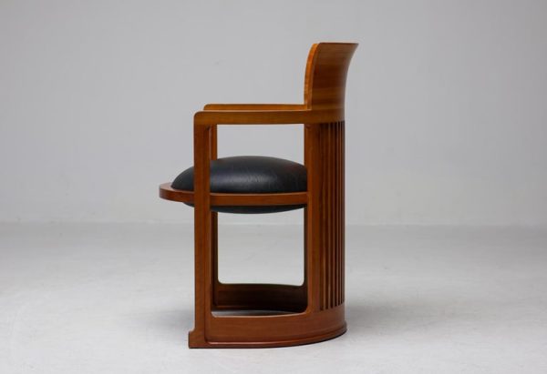 Cassina Taliesin Dining Table with 4 Barrel Chairs by Frank Lloyd Wright - Image 15