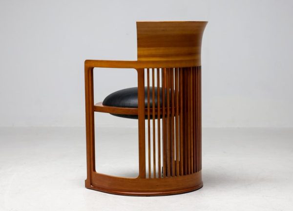 Cassina Taliesin Dining Table with 4 Barrel Chairs by Frank Lloyd Wright - Image 5