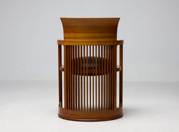 Cassina Taliesin Dining Table with 4 Barrel Chairs by Frank Lloyd Wright - Image 4