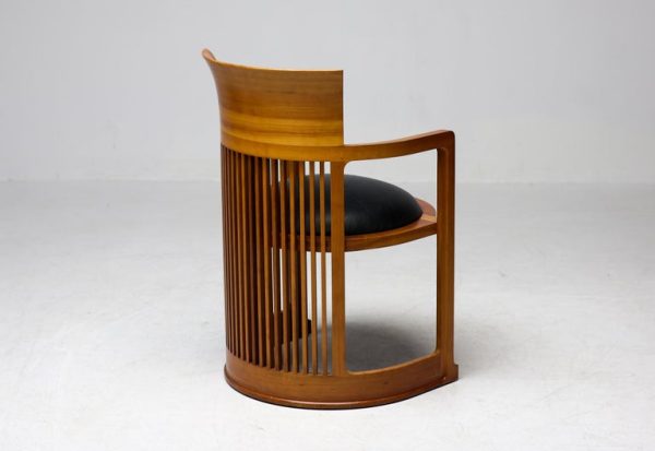 Cassina Taliesin Dining Table with 4 Barrel Chairs by Frank Lloyd Wright - Image 16