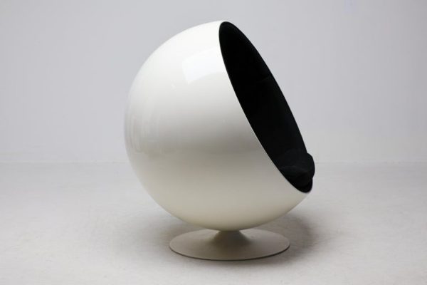 Eero Aarnio "Ball Chair" – Iconic Mid-Century Modern Design - Image 6