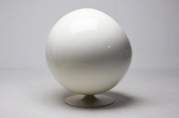 Eero Aarnio "Ball Chair" – Iconic Mid-Century Modern Design - Image 7