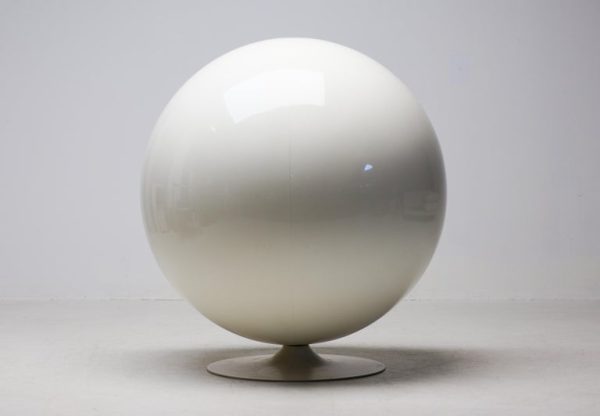 Eero Aarnio "Ball Chair" – Iconic Mid-Century Modern Design - Image 9